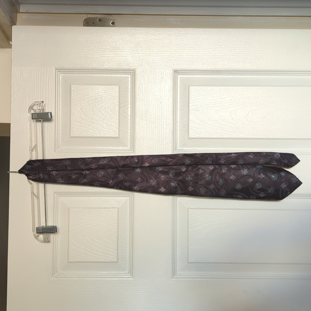 5 ft. Long Christian Dior black patterned polyester tie